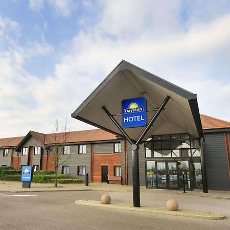 Days Inn Stevenage North Baldock Eksteriør billede