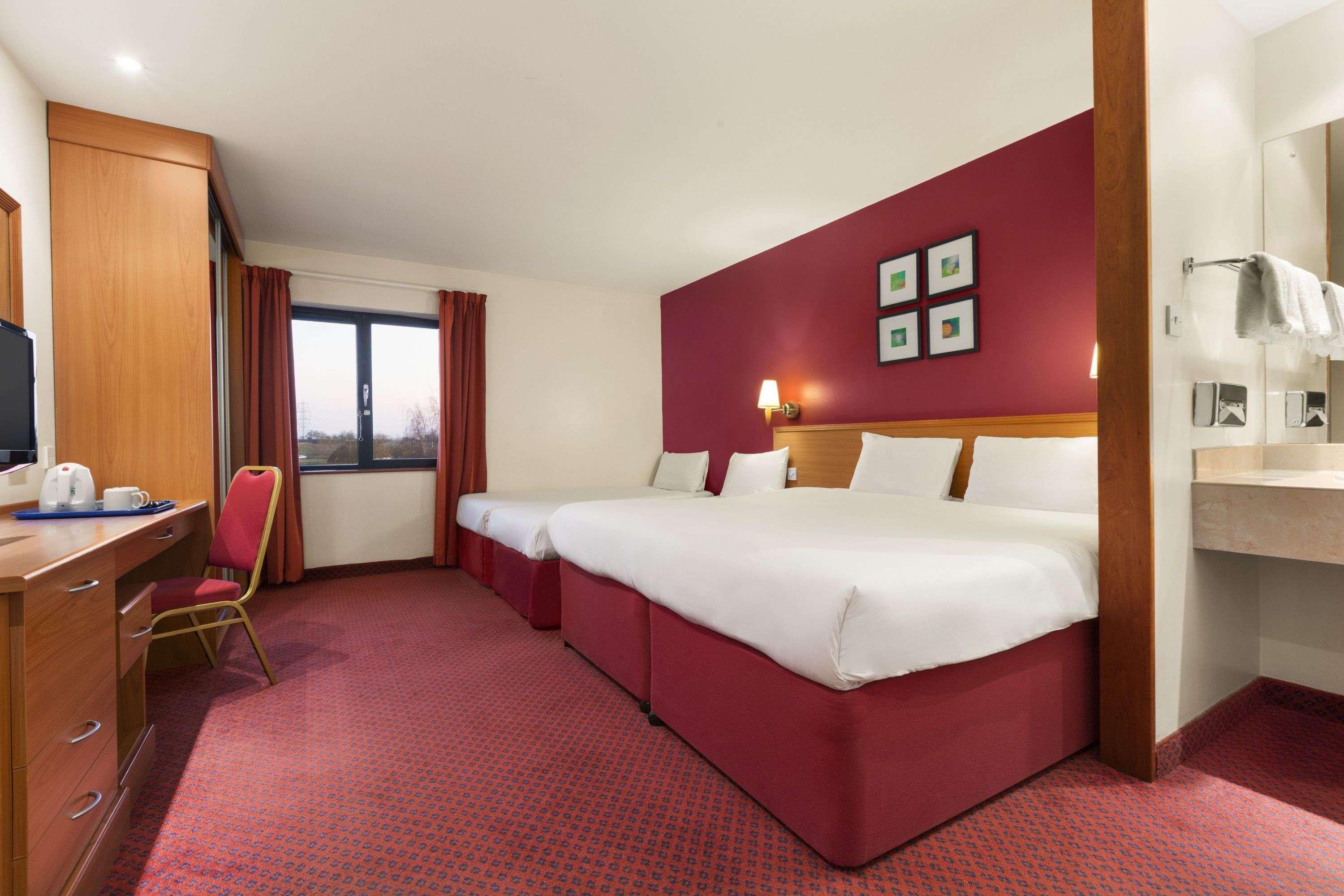 Days Inn Stevenage North Baldock Eksteriør billede