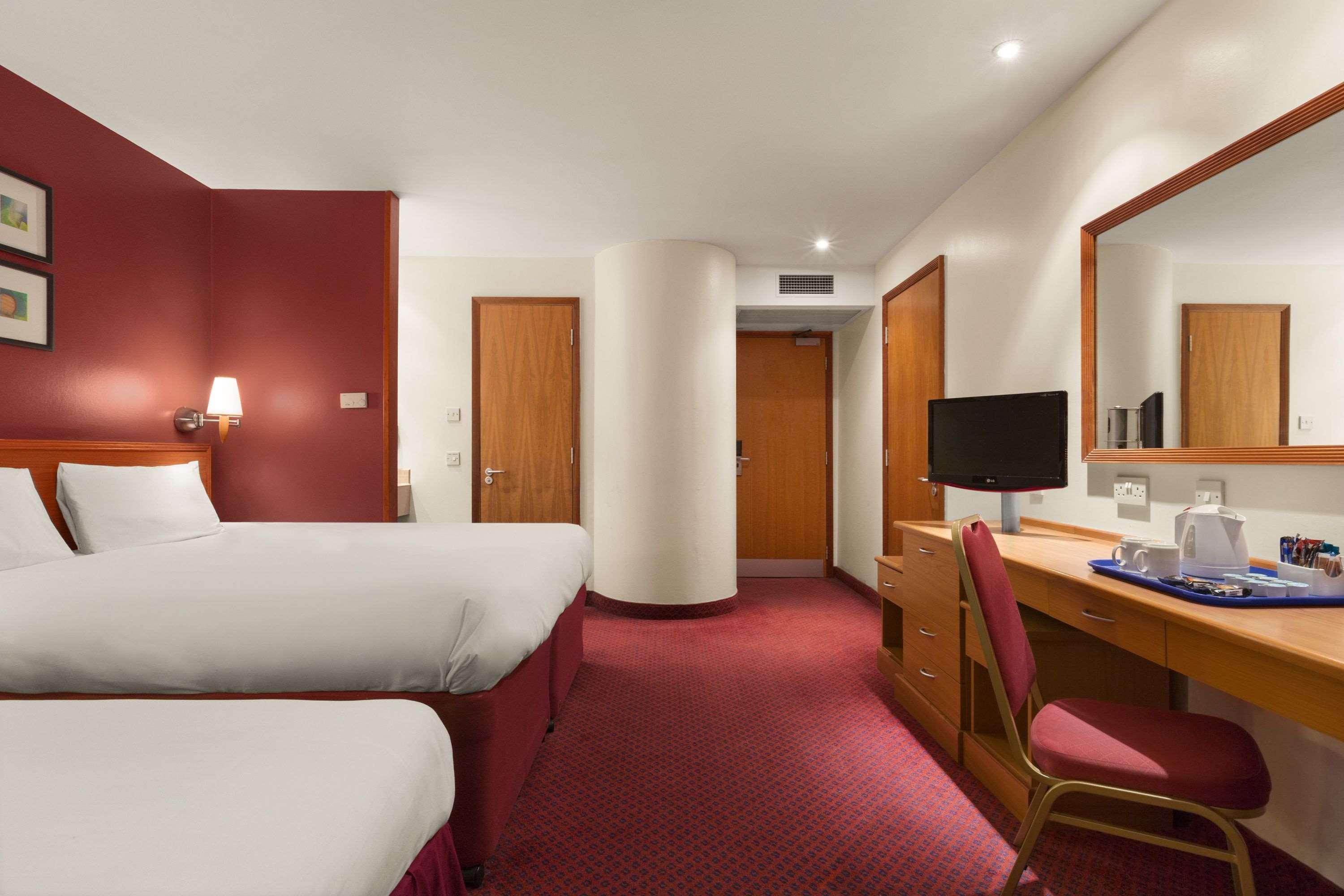 Days Inn Stevenage North Baldock Eksteriør billede