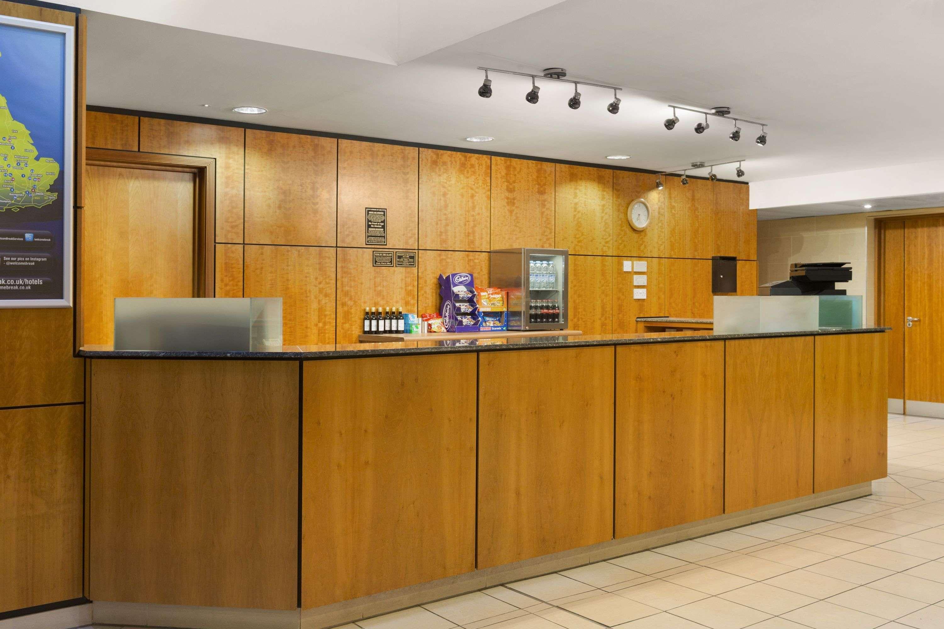 Days Inn Stevenage North Baldock Eksteriør billede
