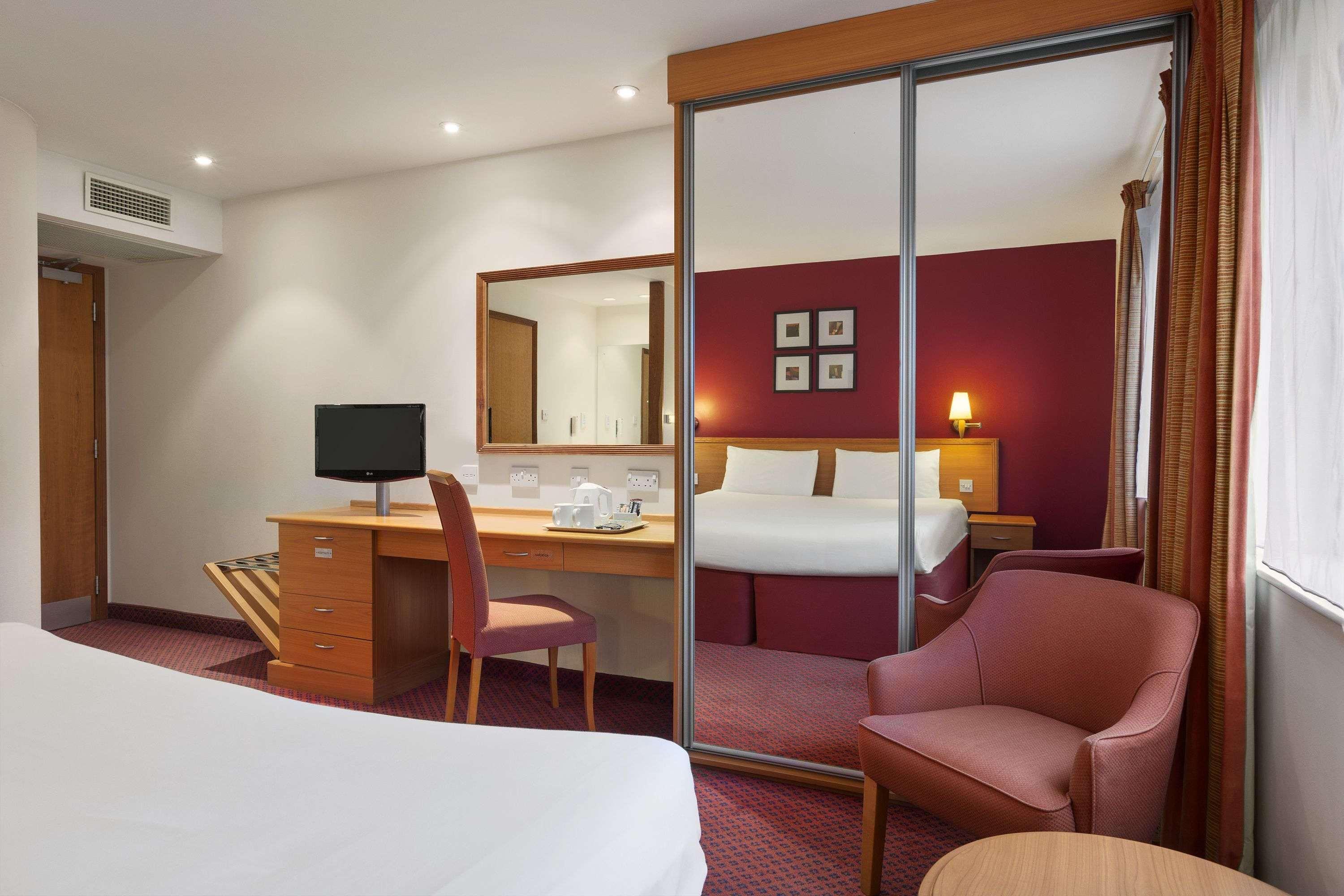 Days Inn Stevenage North Baldock Eksteriør billede