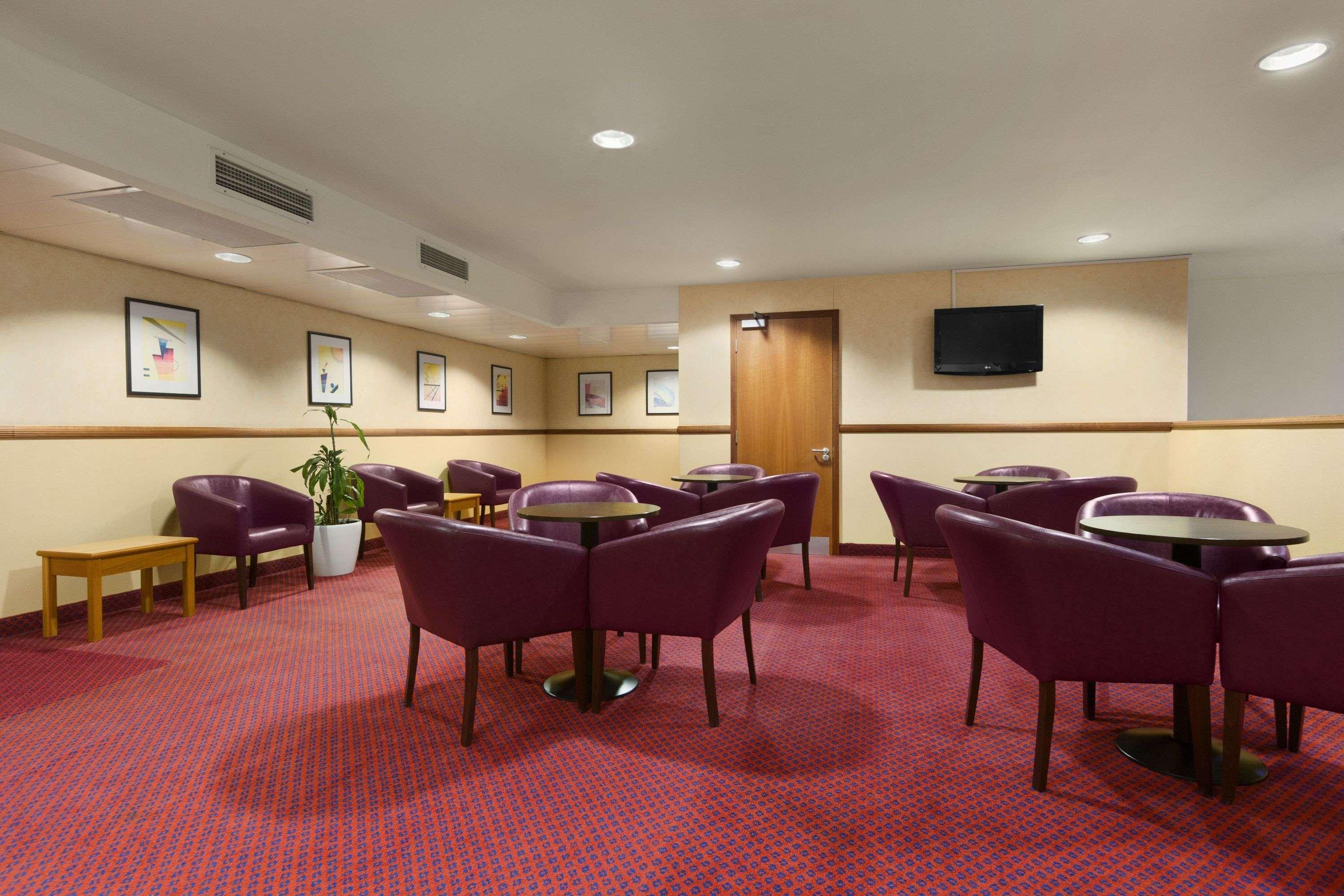 Days Inn Stevenage North Baldock Eksteriør billede