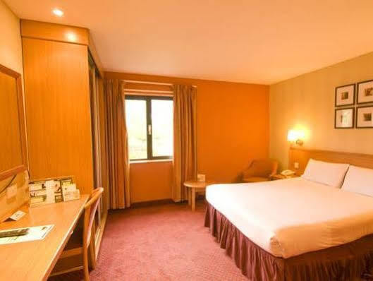 Days Inn Stevenage North Baldock Eksteriør billede