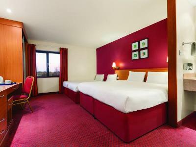 Days Inn Stevenage North Baldock Eksteriør billede